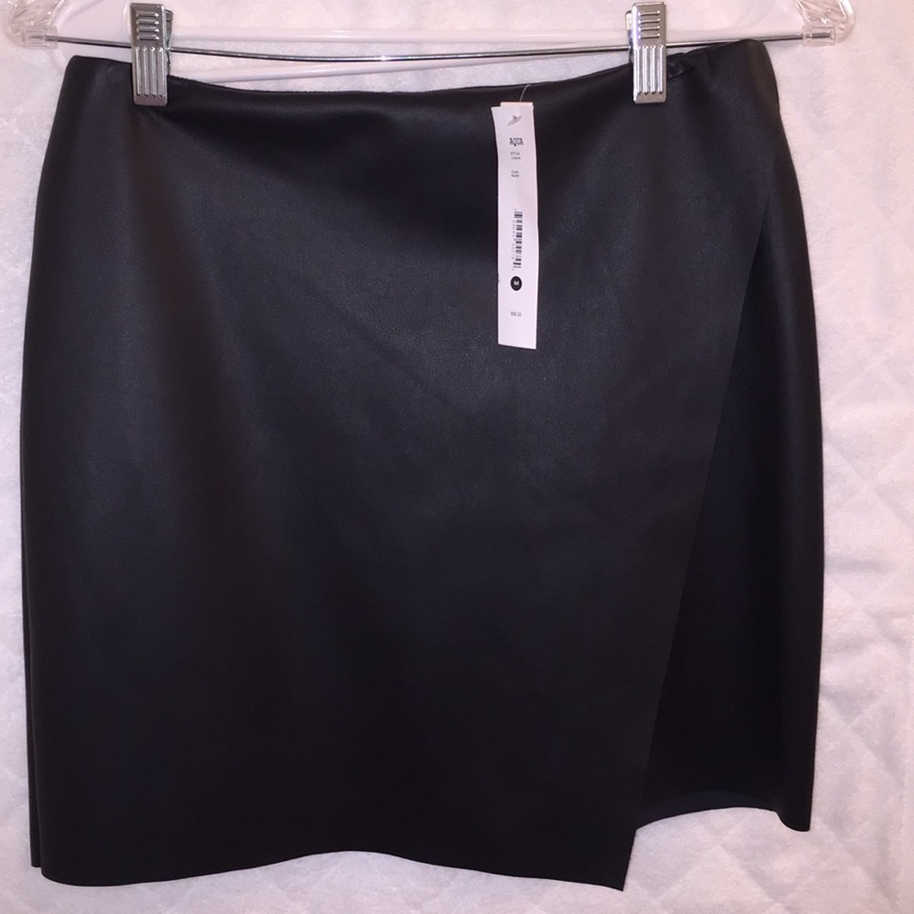 NEW Faux Leather Black Skirt. Size M. Aqua.